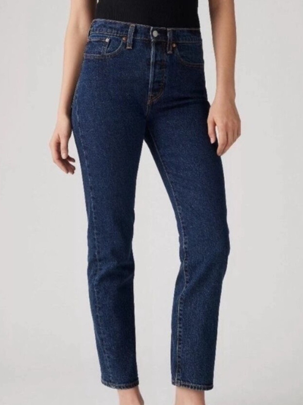 Levi's Wedgie Women's Cropped Jeans in Deep Indigo  size 28